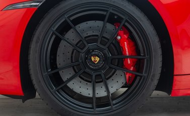 Porsche 911 Targa 4 GTS (992) 35