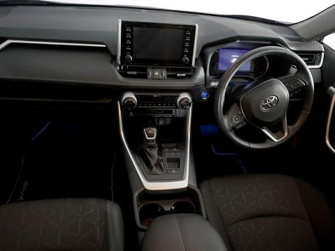 Toyota Rav4 2.5 VVT-h GPF Design SUV 5dr Petrol Hybrid CVT Euro 6 (s/s) (218 ps) Cruis 18