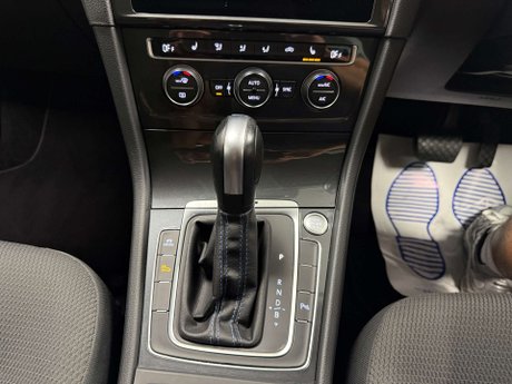 Volkswagen Golf e-Golf 5dr 34