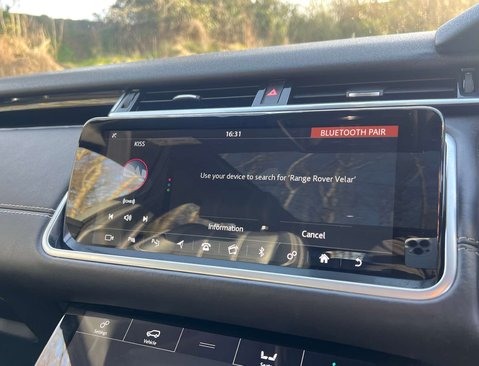 Land Rover Range Rover Velar 3.0 Range Rover Velar R-Dynamic HSE D300 Auto 4WD 5dr 19