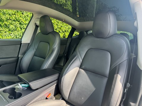 Tesla Model Y Dual Motor Performance SUV 5dr Electric Auto 4WDE (426 bhp) 9