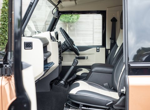 Land Rover Defender 90 Autobiography Edition 15