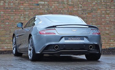 Aston Martin Vanquish 12