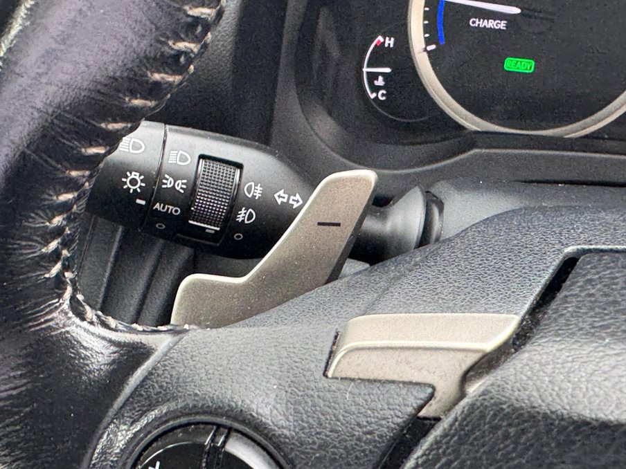 2016 Lexus Is — image 32