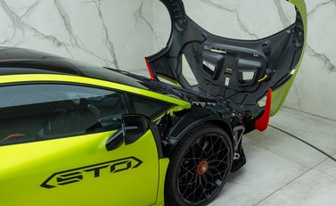 Lamborghini Huracan STO 62