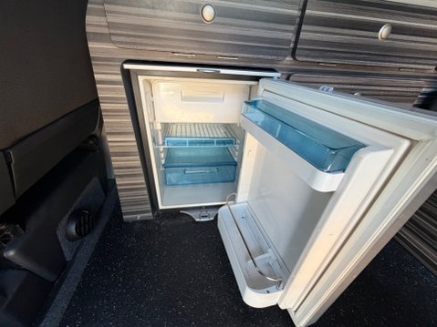 Volkswagen Transporter T6 CAMPER - VERSIONS PIONEER 4 BERTH POP TOP 16