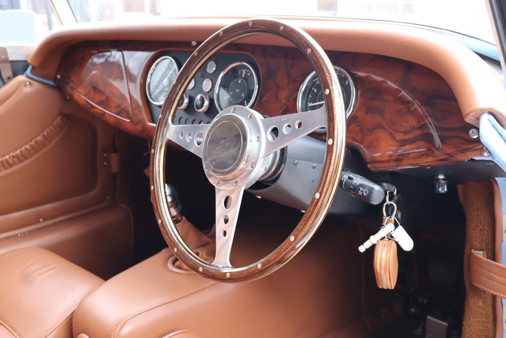 Morgan 4/4 4300 miles from new stored in a heated garage  STUNNING COLOUR COMBO 21