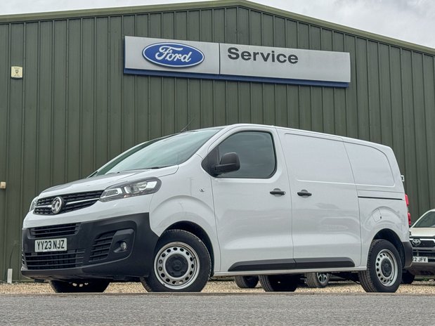 Vauxhall Vivaro SWB L1H1 [SOLD CM] Low Roof 3100 Air Con Sensors EURO 6 NO V 1
