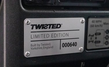 Land Rover Defender 90 XS Twisted T60 18