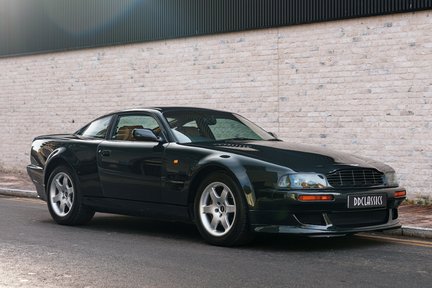 Aston Martin Vantage V550 2