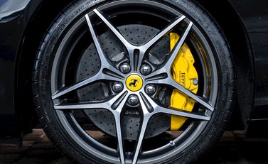 Ferrari California T HS 12