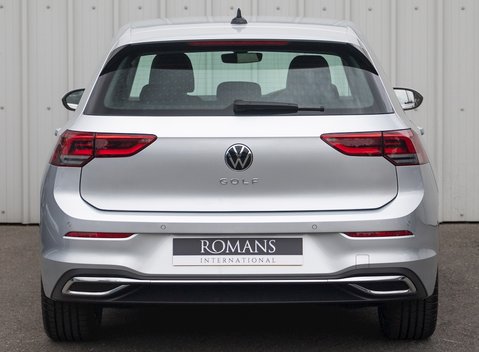 Volkswagen Golf 8 2.0 TDI Style 5