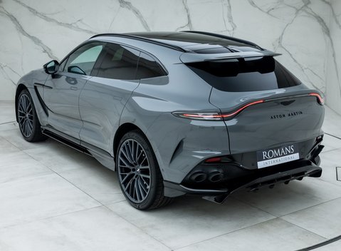 Aston Martin DBX 707 9