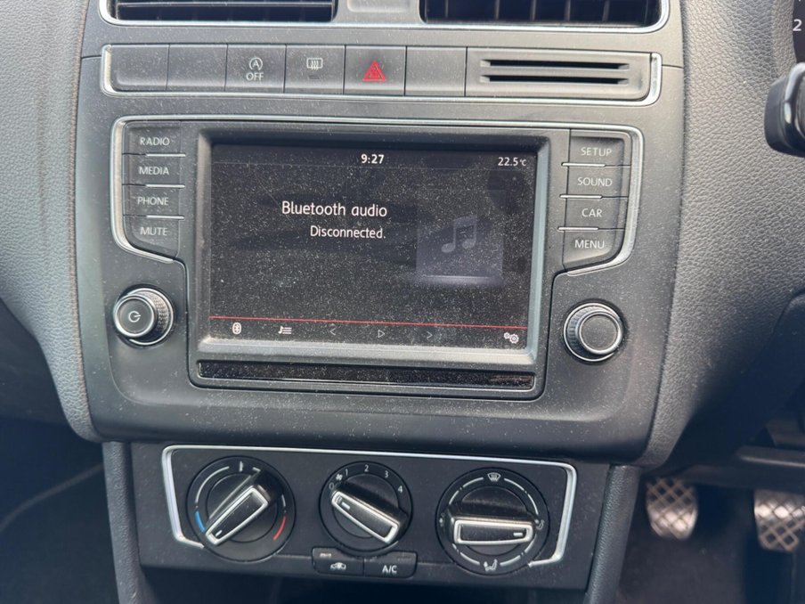 2015 Volkswagen Polo — image 9