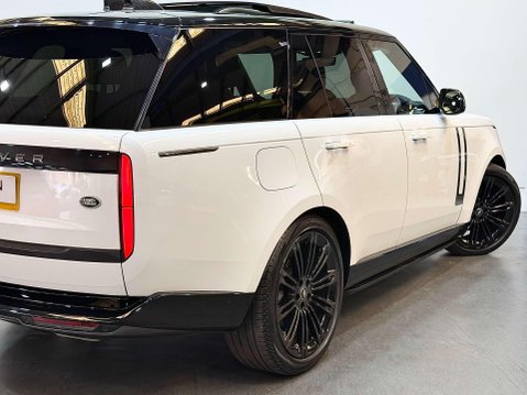 Land Rover Range Rover 3.0 D350 MHEV HSE SUV 5dr Diesel Auto 4WD Euro 6 (s/s) (350 ps) 23