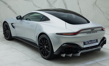 Aston Martin V8 Vantage 12