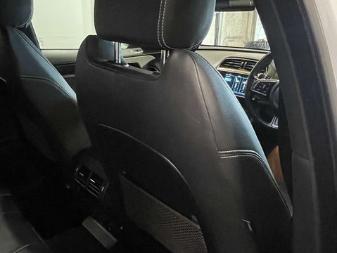 Jaguar F-Pace 2.0 F-PACE R-Sport AWD D Auto 4WD 5dr 31