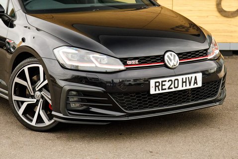 Volkswagen Golf GTI PERFORMANCE TSI DSG 10