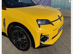 Renault 5 comfort range 52kWh iconic five Hatchback 5dr Electric Auto (150 ps) 13