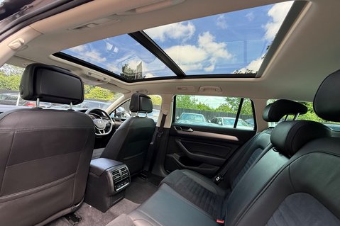 Volkswagen Passat GT TSI EVO DSG - PANORAMIC SUNROOF -19 INCH ALLOYS - ONE OWNER 30