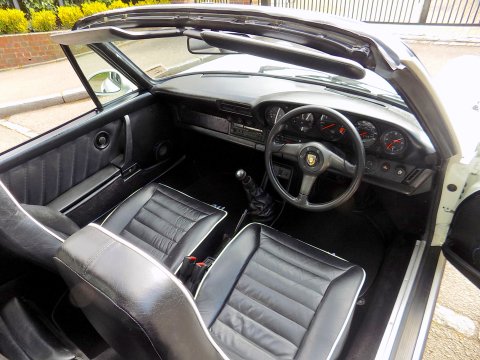 Porsche 911 CARRERA 3.2 TARGA 57
