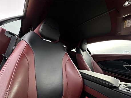 Aston Martin DB11 4.0L V8 Coupe 46