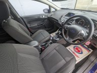 Ford Fiesta TITANIUM 12
