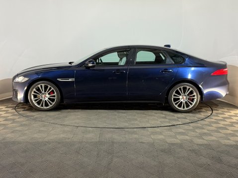 Jaguar XF V6 S 5
