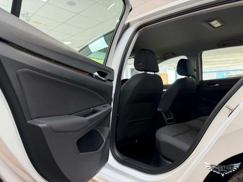 Volkswagen Golf 1.5 TSI Life Euro 6 (s/s) 5dr 44