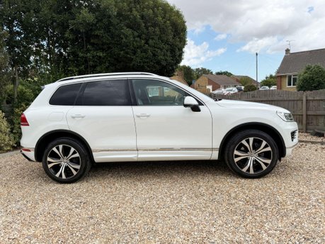 Volkswagen Touareg 3.0 TDI V6 BlueMotion Tech R-Line Tiptronic 4WD Euro 6 (s/s) 5dr 6