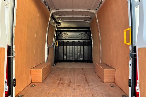 Iveco Daily 35S14V 3520L Business Hi-Matic Panel Van 13