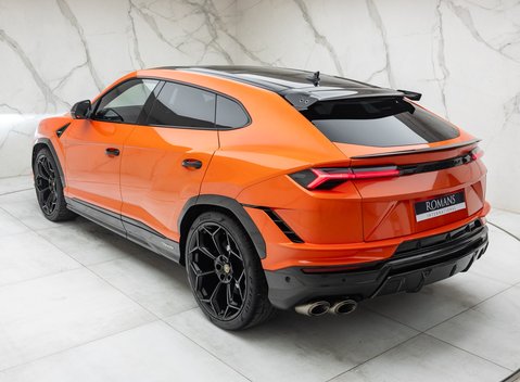Lamborghini Urus PERFORMANTE 12