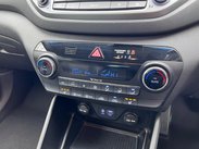 Hyundai TUCSON 2.0 CRDi Premium Auto 4WD Euro 6 5dr 73