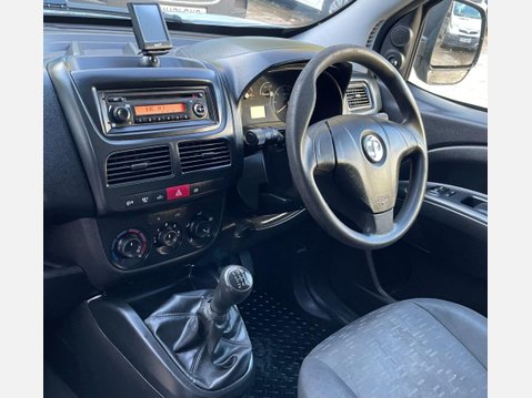 Vauxhall Combo 1.3 CDTi 2000 16v Sportive Panel Van 3dr Diesel Manual FWD L1 H1 (133 g/km, 38