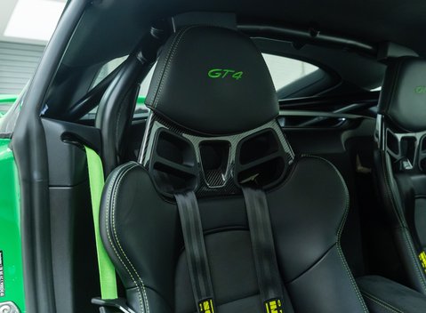 Porsche Cayman GT4 (718) 15