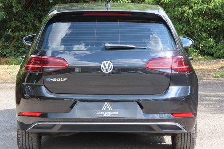 Volkswagen Golf 35.8kWh e-Golf Hatchback 5dr Electric Auto (136 ps) 5