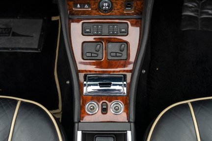 Rolls-Royce Corniche II Convertible 27