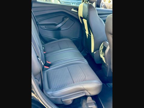 Ford Kuga 2.0 TDCi Titanium Euro 6 (s/s) 5dr 23