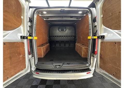 Ford Transit Custom 2.0 300 EcoBlue Limited Crew Van Double Cab 5dr Diesel Manual L2 H1 Euro 6 41
