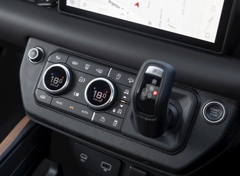 Land Rover Defender 110 X P400 24