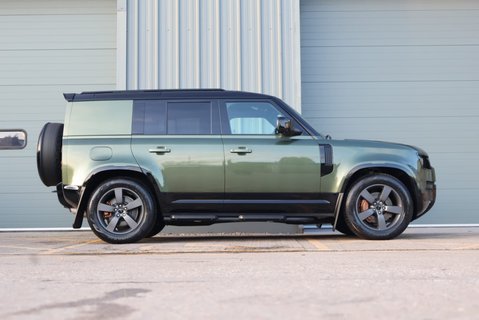 Land Rover Defender 110 2026    HARD TOP X-DYNAMIC 350 HSE seeker styled genuine rear seat fitted 9