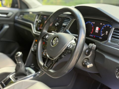 Volkswagen T-Roc 1.5 TSI EVO SEL Euro 6 (s/s) 5dr 17