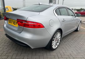 Jaguar XE 2.0 D PORTFOLIO AUTO 7