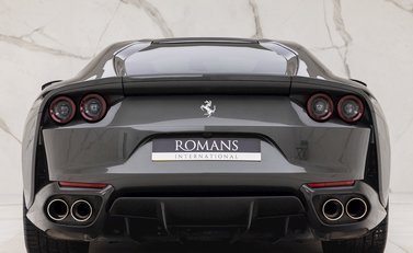 Ferrari 812 Superfast 5