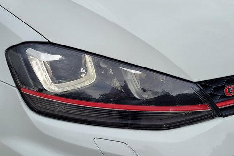 Volkswagen Golf GTI 10