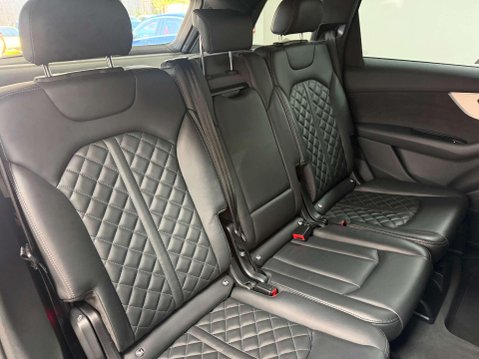 Audi SQ7 4.0 TDI V8 SUV 5dr Diesel Tiptronic quattro Euro 6 (s/s) (435 ps) 43
