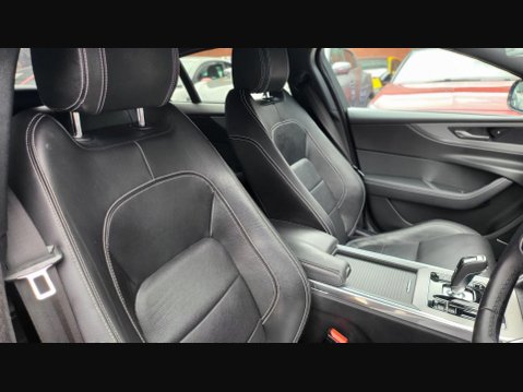 Jaguar XE R-DYNAMIC S 16