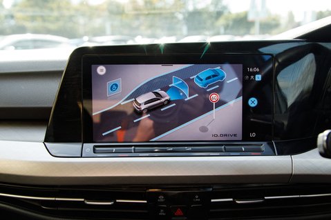 Volkswagen Golf LIFE TSI 32
