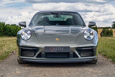 Porsche 911 Carrera GTS PDK 23