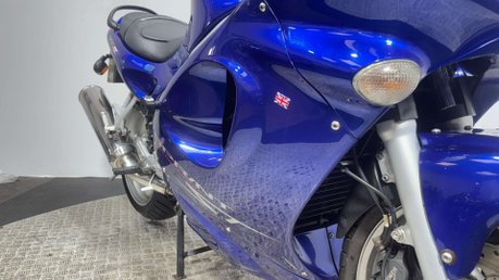 Triumph Sprint 2002 27K RUNNING PROJECT BIKE SPARES OR REPAIR SPORTS TOURER 23